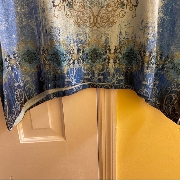 𝅺endless Designs Size Large Blue Top - Picture 5 of 11